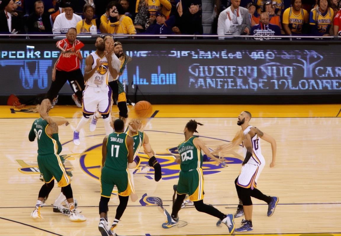 2018NBA赛季：勇士VS太阳火花对决解析